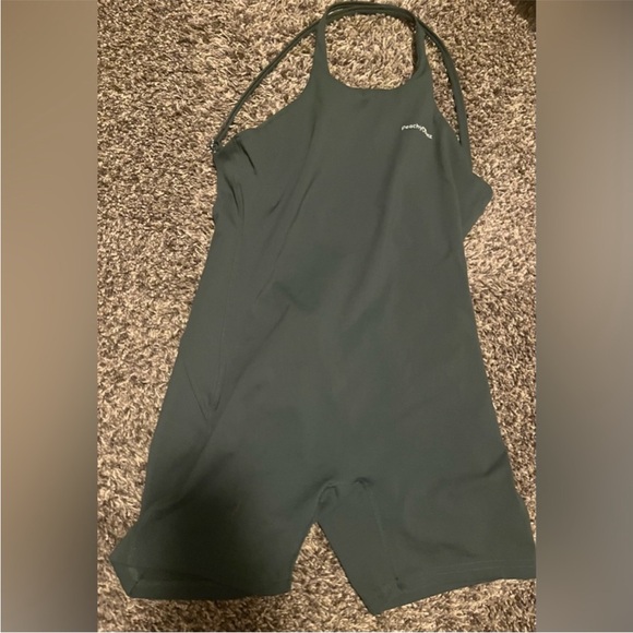 Stylish 4 Bodysuits - Picture 2 of 4